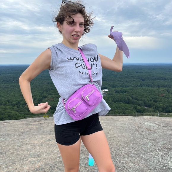 Meet your Posher, Ava - Picture 1 of 1